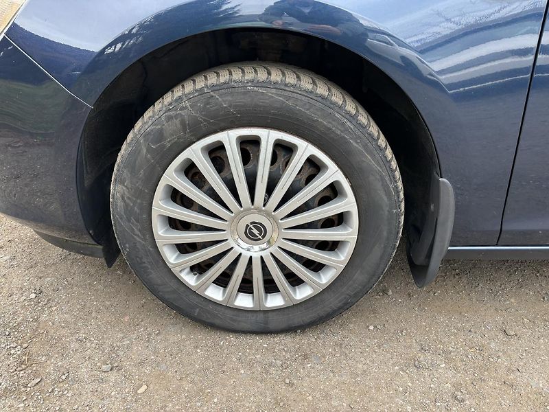 Opel Astra 2.0 D - fotka 18 z 19