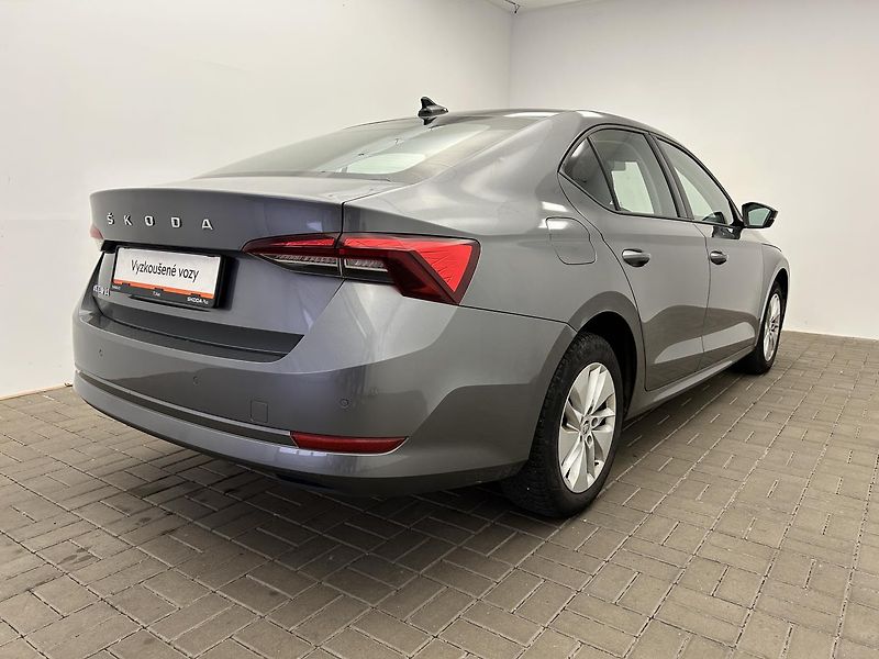 Škoda Octavia 2.0 TDI Ambition - fotka 2 z 26