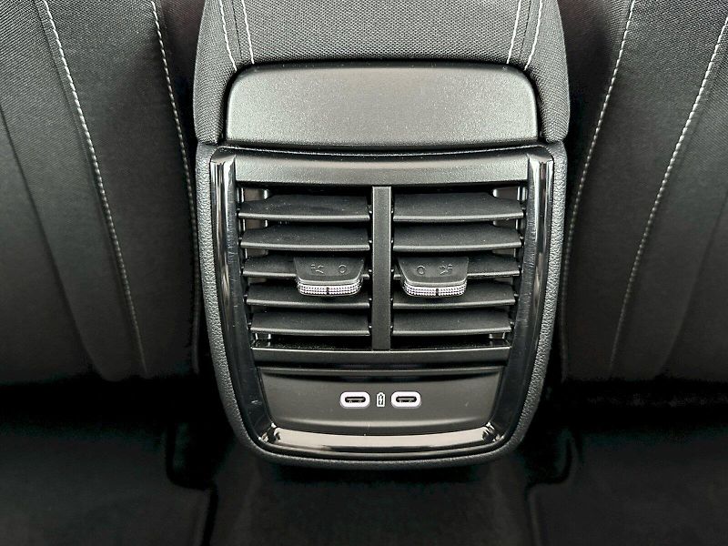 Škoda Kamiq (2025) DSG 1.5TSI 110kW Monte Carlo - fotka 28 z 33