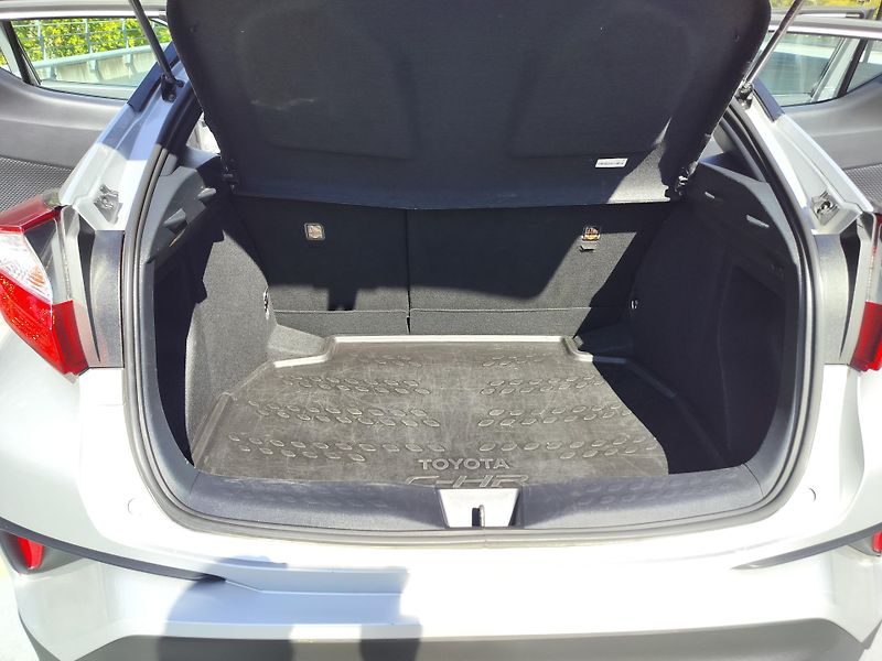 Toyota C-HR 1.8 hybrid business, navigace - fotka 24 z 27