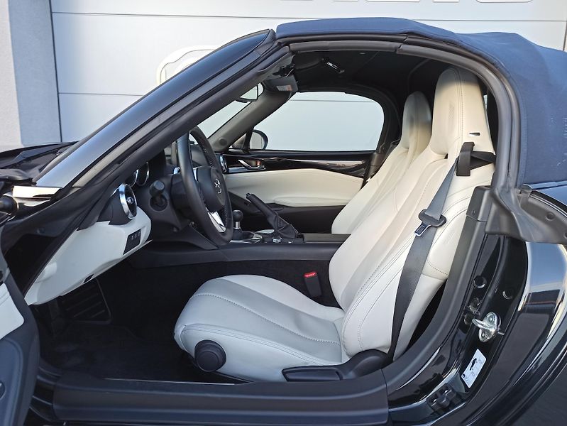 Mazda MX-5 2.0L 135kW SKYACTIV-G ČR 1.MAJ - fotka 16 z 29