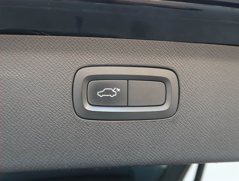 Volvo XC90 (2015) D4 - fotka 17 z 23