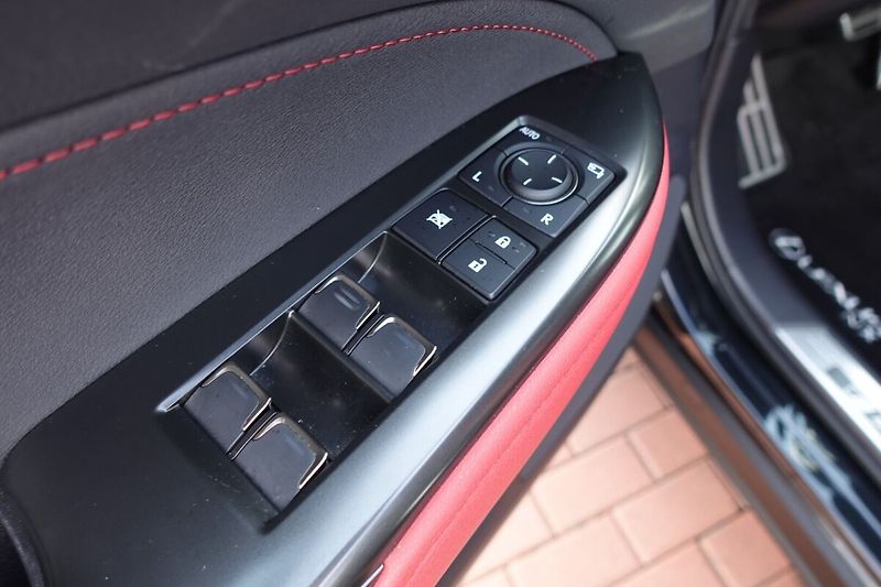 Lexus NX 350h 2,5HSD 140kW F-Sport 4x4 - fotka 11 z 37