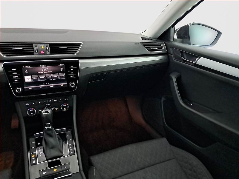 Škoda Superb (2017) 2.0 TDI, Automat, Navi - fotka 8 z 21