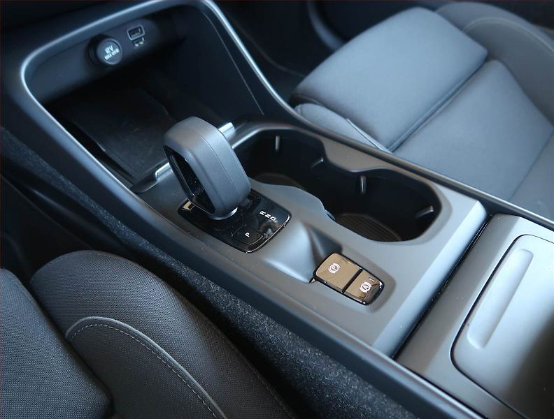 Volvo XC40 (2021) T3 - fotka 13 z 21