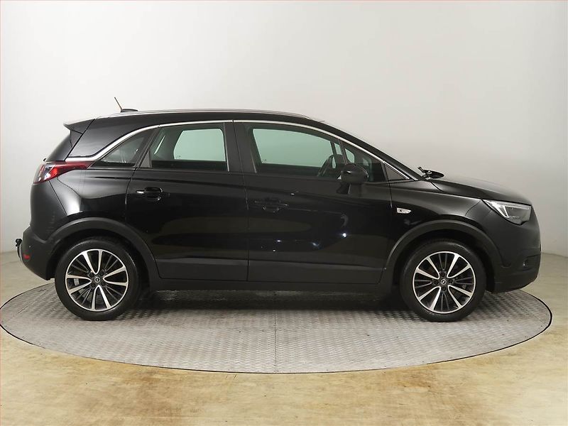 Opel Crossland X (2021) 1.2 Turbo, ČR,1.maj, Kůže - fotka 6 z 22
