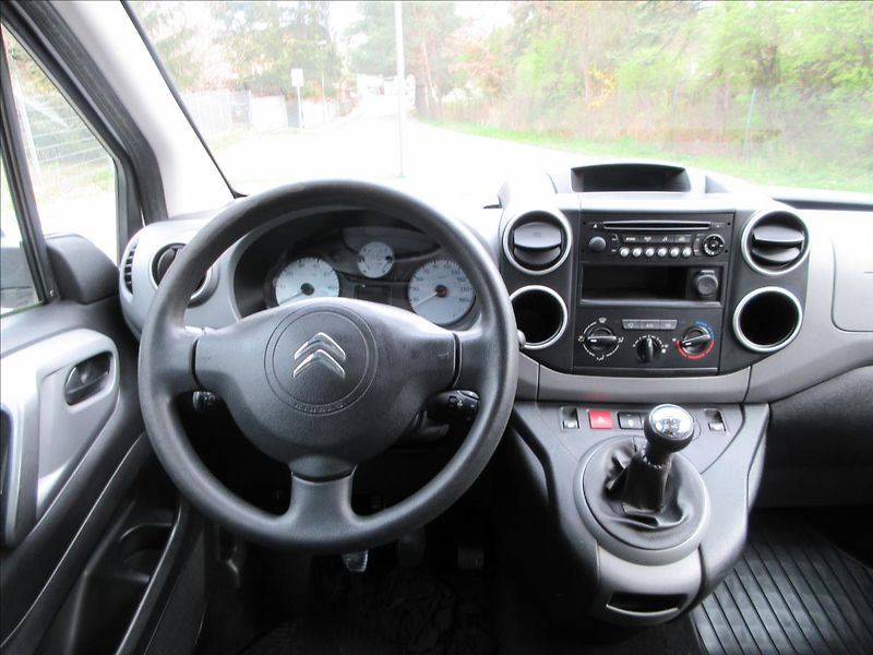 Citroën Berlingo 1,6 HDi 73Kw, 5míst, Klima, Te - fotka 19 z 31