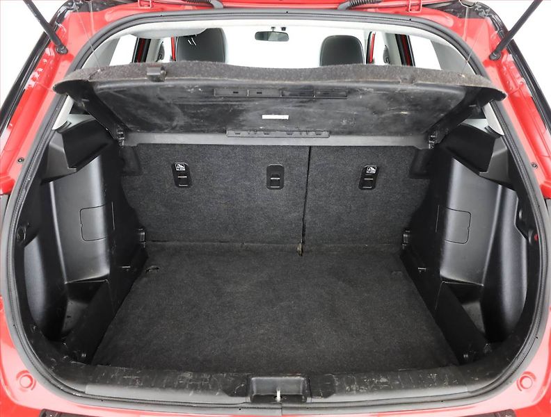 Suzuki Vitara (2015) 1.6 DDiS, Kůže, Tempomat - fotka 18 z 18