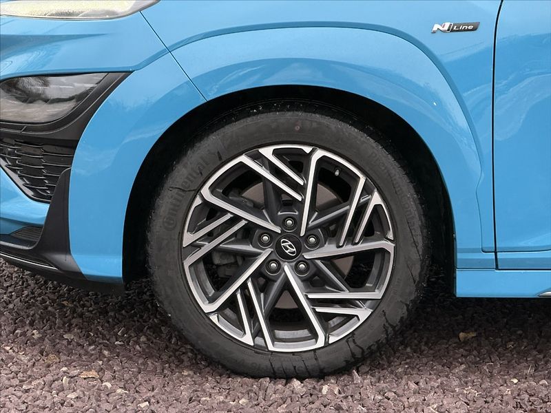 Hyundai Kona 1,6 T-GDi 145kW DCT N-Line 4WD - fotka 25 z 25