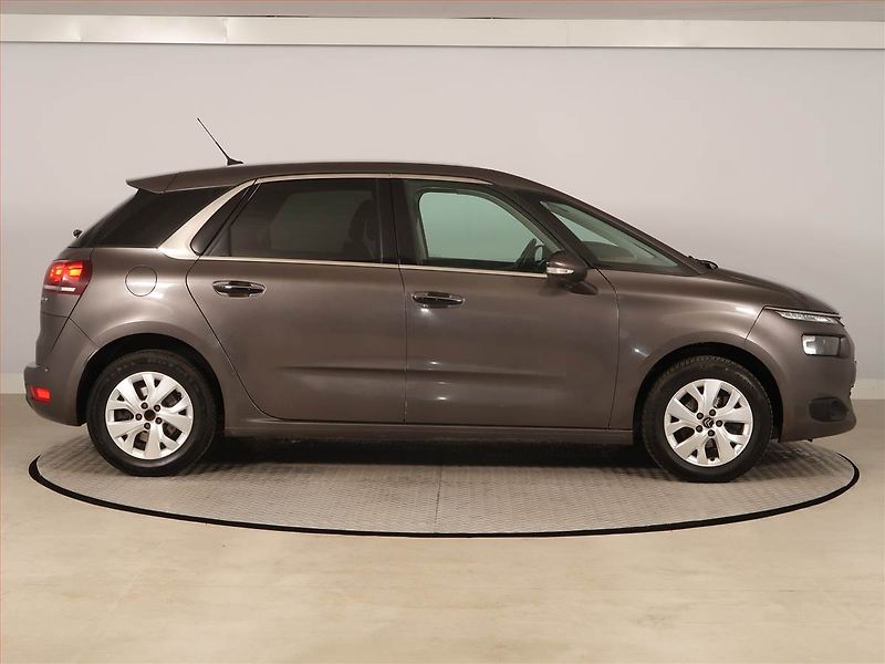 Citroën C4 Picasso (2017) 1.6 BlueHDi, Navi, Tempomat - fotka 6 z 18