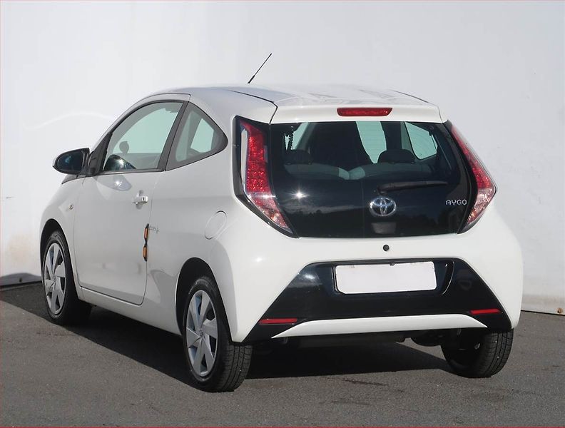 Toyota Aygo (2015) 1.0 VVT-i, Tempomat - fotka 4 z 18