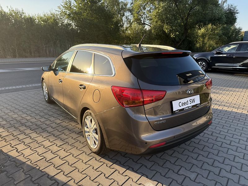 Kia Ceed SW (2014) 1.6 CRDI EXCLUSIVE - fotka 5 z 13