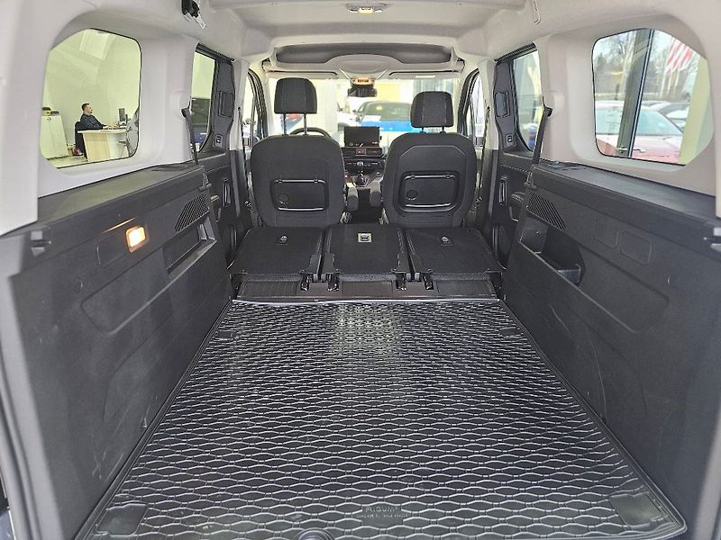 Opel Combo Elegance Plus L2 1,5 CDTi  AT - fotka 18 z 24