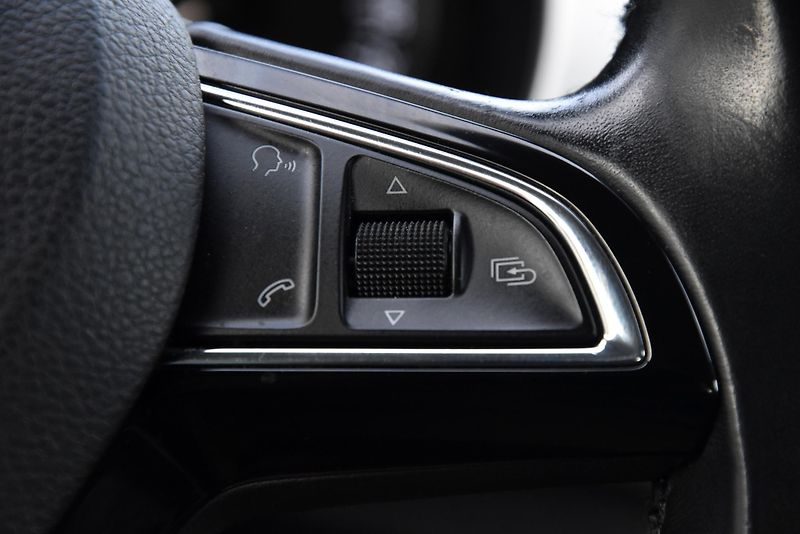 Škoda Fabia 1.2 TSi STYLE,KLIMA,VÝHŘEV,PDC - fotka 14 z 46