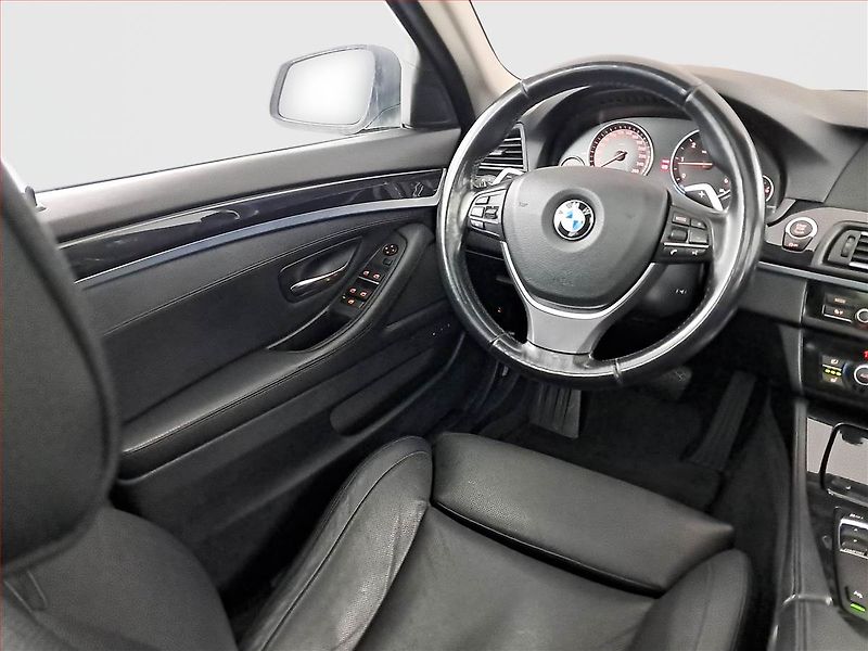 BMW Řada 5 (2012) 525d, Automat, Navi, Xenony - fotka 7 z 26
