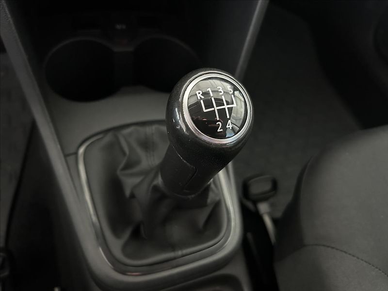 Volkswagen Polo 1,2   HTP,PO GO MOTORU,SERVISK - fotka 12 z 14