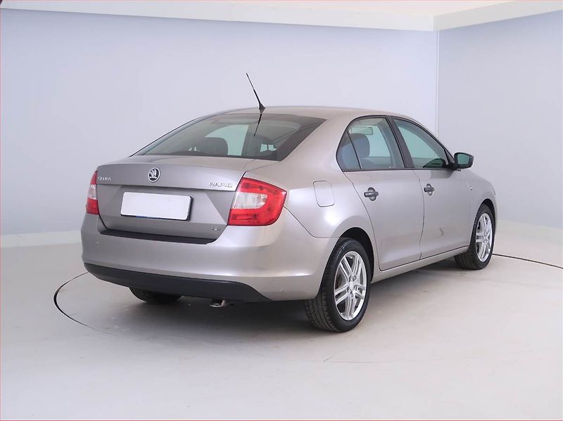 Škoda Rapid (2013) 1.2 TSI, Serv.kniha - fotka 5 z 16