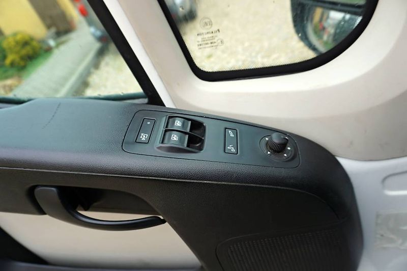 Peugeot Boxer (2015) 2,2 HDI 96 kW - fotka 18 z 30