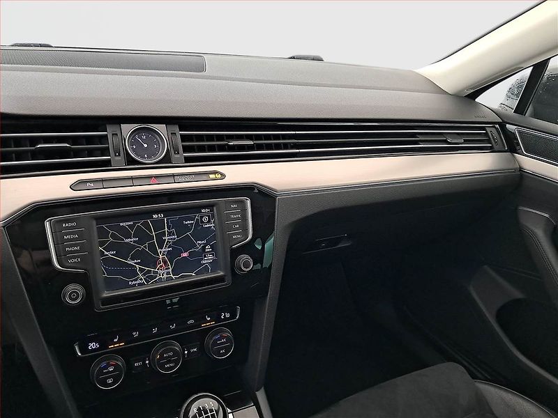 Volkswagen Passat (2014) Highline 2.0 TDI, Kůže, Navi - fotka 19 z 19