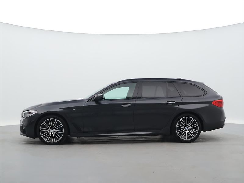BMW Řada 5 3,0 540d 235kW xDrive M DPH - fotka 4 z 36