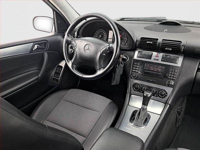 Mercedes-Benz Třídy C (2004) C 220 CDI , Automat - fotka 7 z 17