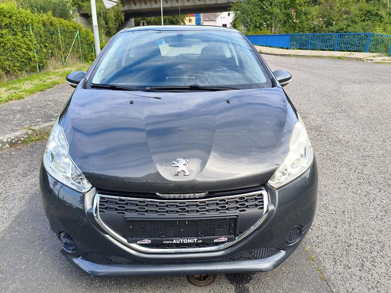Peugeot 208 (2012) 1,6 eHDI 68Kw - fotka 9 z 33