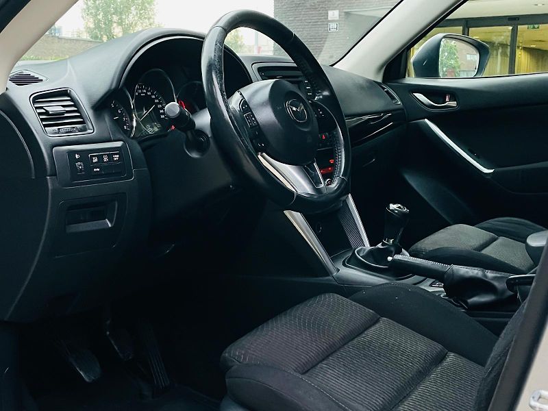 Mazda CX-5 2.0i MANUÁL 4x4 SERVISKA TAŽNÉ - fotka 29 z 39