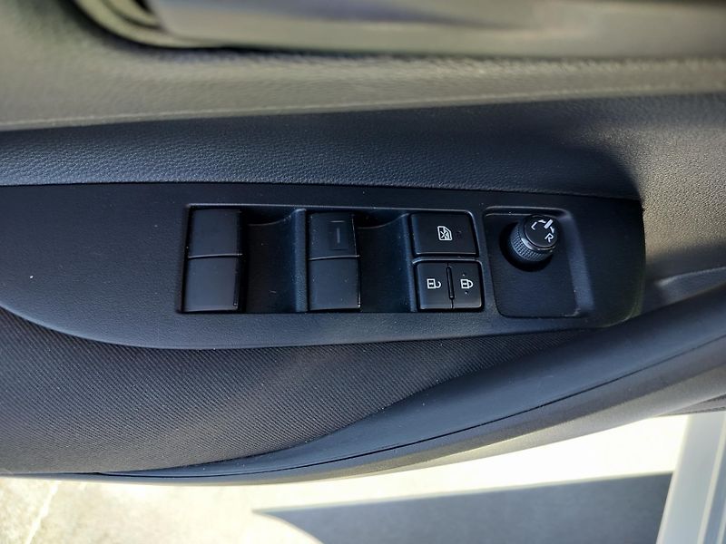 Toyota Corolla Touring 1.8 Hybrid Business - fotka 10 z 26