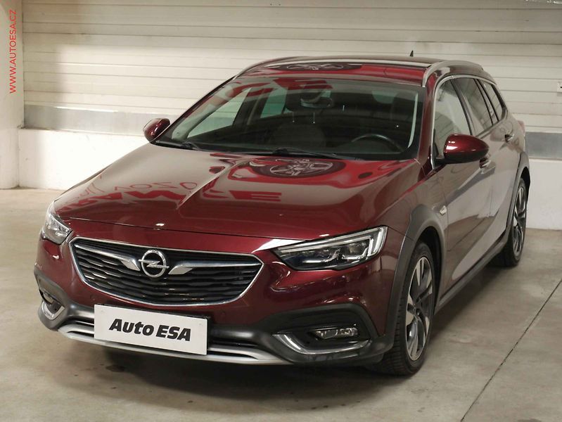 Opel Insignia (2018) 2.0 CDTI 4x4, 2.maj, LED - fotka 3 z 22