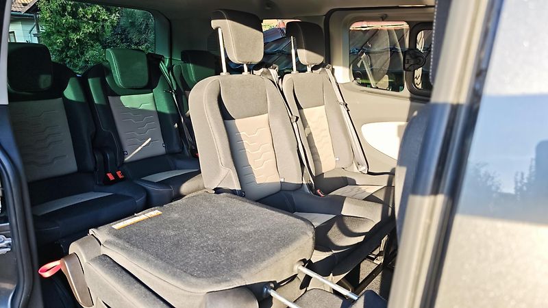 Ford Tourneo Custom (2016) - fotka 12 z 17