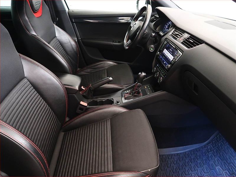 Škoda Octavia (2015) RS 2.0 TDI, Automat, Navi - fotka 9 z 18
