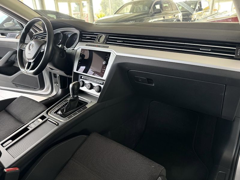 Volkswagen Passat Variant 2,0TDI DSG 140kW*Masáž*Kam*Taž - fotka 13 z 37