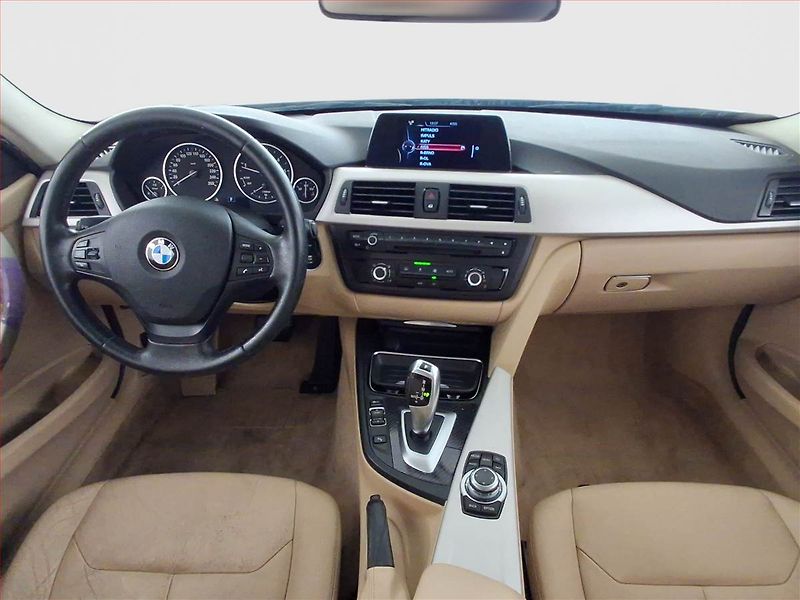 BMW Řada 3 (2014) 318 d, Automat, Navi, Tempomat - fotka 8 z 22