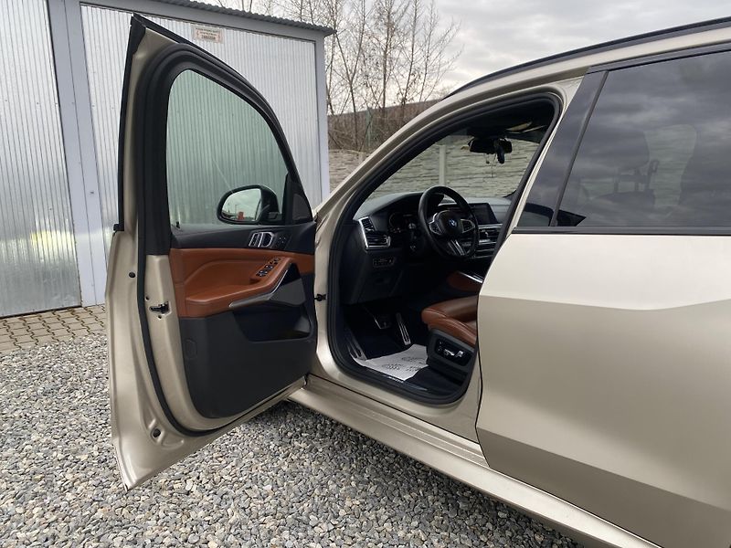 BMW X5 M50XD 4x4 400PS CZ DPH FULL 1A - fotka 94 z 171