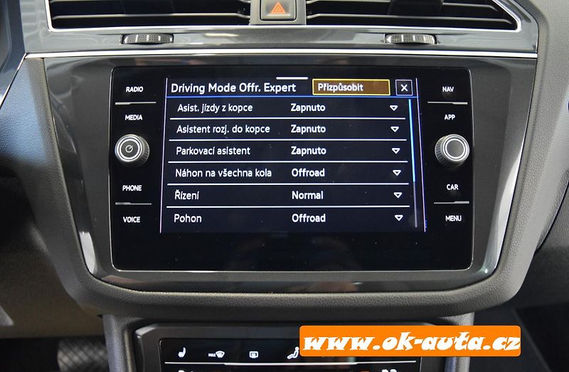 Volkswagen Tiguan 2.0 TDI LIFE 4 MOTION DSG  - fotka 38 z 57