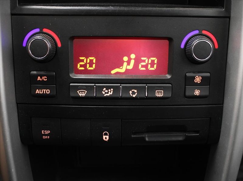 Peugeot 207 1,6 VTi 88kW Panorama 168tkm. - fotka 15 z 18