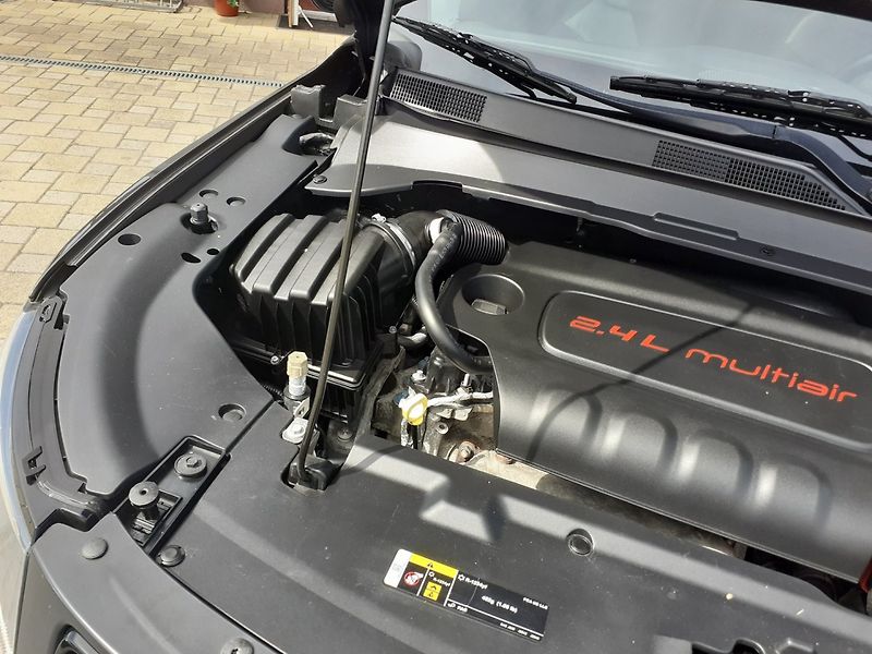 Jeep Compass (2020) 2.4 L 4X4 LATITUDE - fotka 36 z 39