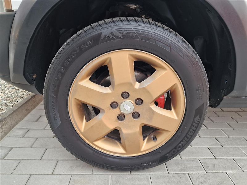 Land Rover Discovery 2.7 TDV6 140kW 4x4 - fotka 40 z 42