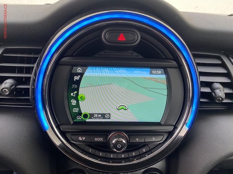 Mini Cooper S (2019) 2.0i, LED, navi, kůže - fotka 18 z 18