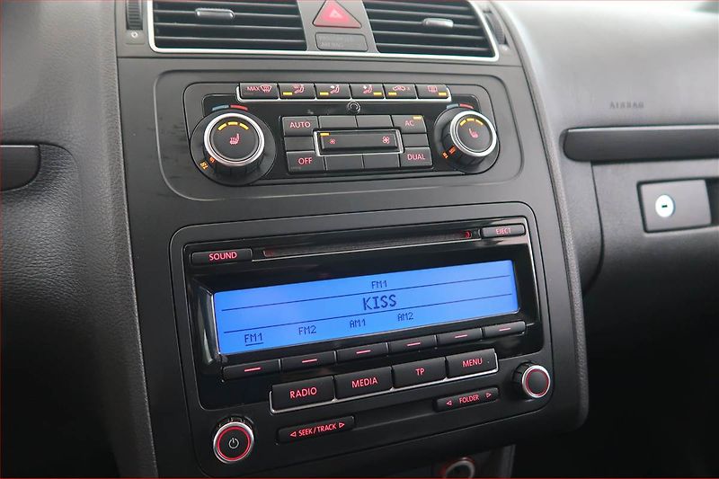Volkswagen Touran (2011) 1.6 TDI, Tempomat - fotka 12 z 15