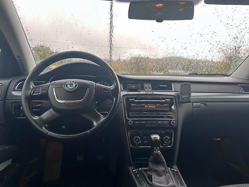 Škoda Superb (2011) 2.0TDi VýhřevSedadel/Serv.Knih - fotka 22 z 25