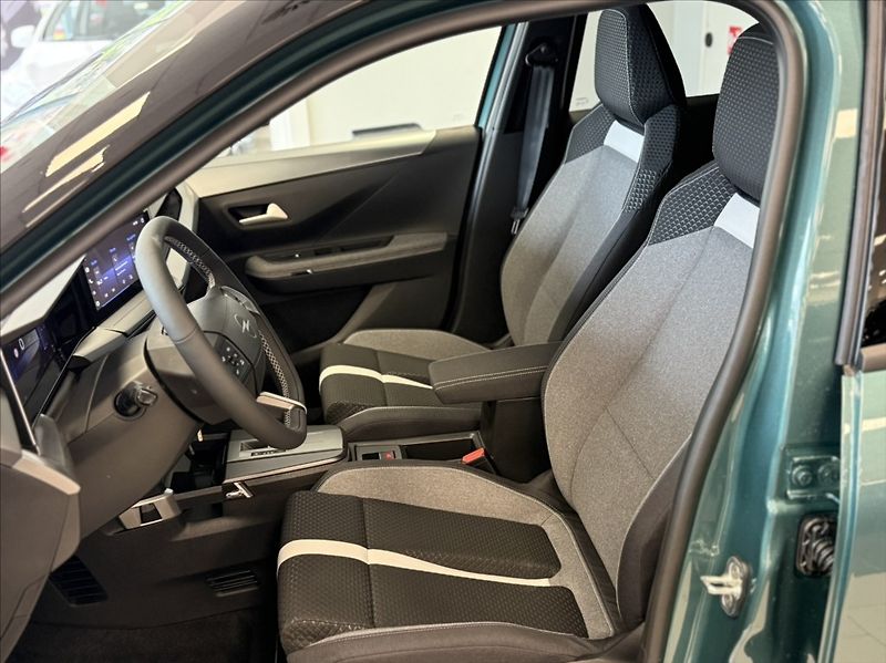 Opel Frontera (2025) 1.2 GS Hybrid 107 kW - fotka 6 z 14