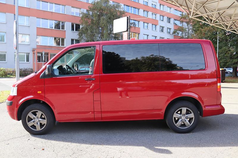 Volkswagen Transporter T5 1.9 TDI 77 kW | 9 MÍST - fotka 10 z 27