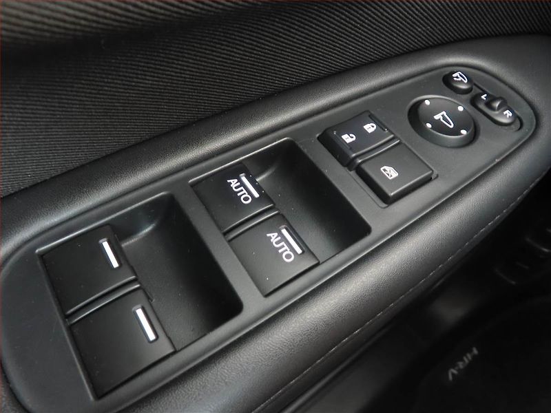 Honda HR-V (2018) 1.5 i-VTEC, Serv.kniha - fotka 15 z 15