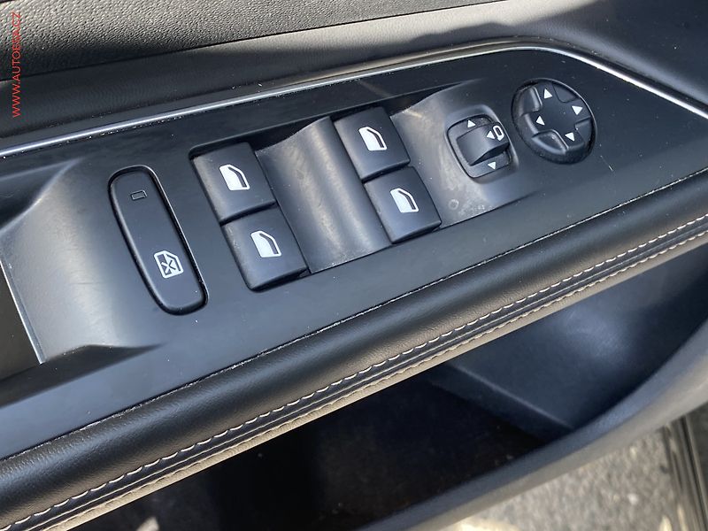 Peugeot 5008 (2018) 2.0 HDi, GT Line, AT, LED, TZ - fotka 11 z 17