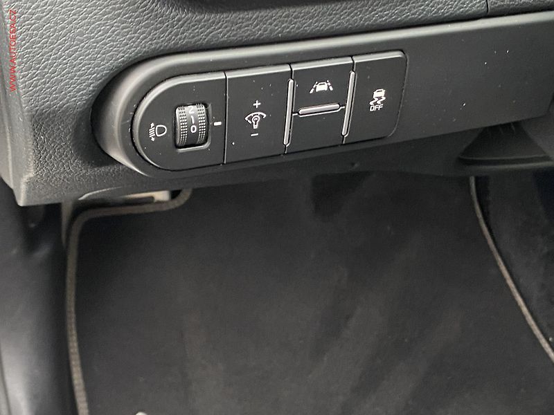 Kia ProCeed (2021) 1.5 T-GDi, GT Line, navi, TZ - fotka 12 z 18