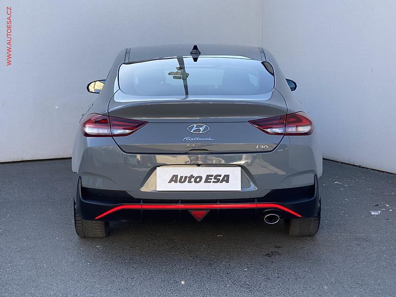 Hyundai i30 (2022) 1.5 T-GDi, N-Line - fotka 5 z 21