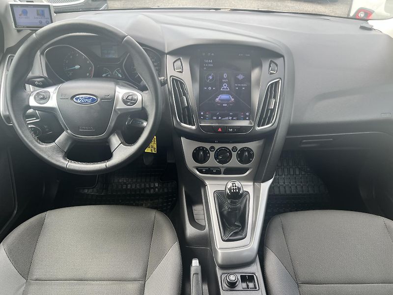 Ford Focus 1.6i KLIMATIZACE NAVI ALU KOLA - fotka 20 z 42