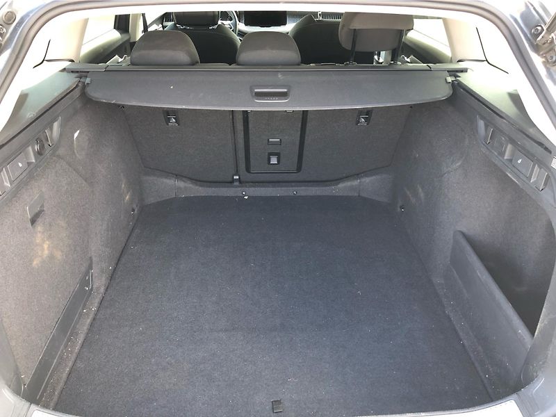 Škoda Superb COMBI 2.0 TDi DSG 7st. SELECTI - fotka 13 z 30