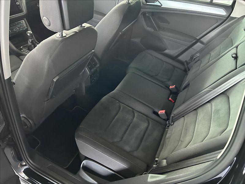 Volkswagen Tiguan 1,5   TSI 110kW,COMFORTLINE - fotka 22 z 26